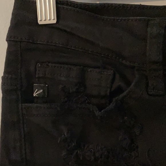 KanCan Distressed Black Denim Shorts - Picture 4 of 13